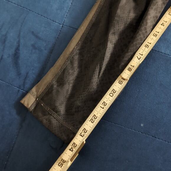 Lululemon Snake Reflective Leggings - Picture 4 of 5